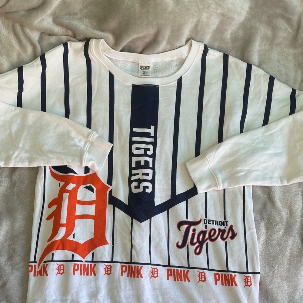 PINK Victoria's Secret Detroit Tigers Long Sleeve Shirt - White and Navy